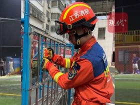 现代快报：连云港队门将吴雨宝是消防员，共解救过13名被困群众