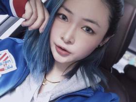 女球迷采访：一头蓝发的球迷“猫姐”，和她最爱的申花