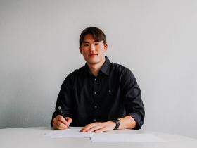 官方：法兰克福签下22岁韩国中卫金润镀，球员先加入U21梯队
