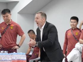 久帅&张玉宁：上场就不分友谊赛还是正赛，要对得起这身球衣