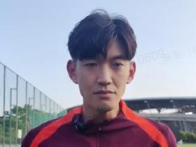 颜骏凌：比赛对年轻球员有锻炼价值，需去适应日韩球员的比赛节奏